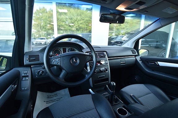 Mercedes-Benz B170 10 of 17