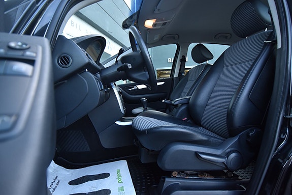 Mercedes-Benz B170 11 of 17