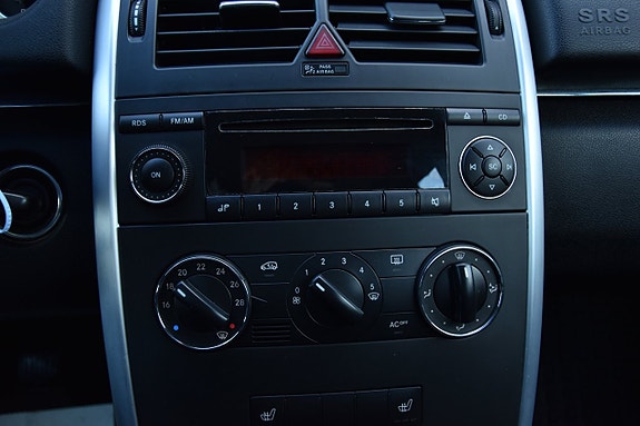 Mercedes-Benz B170 15 of 17