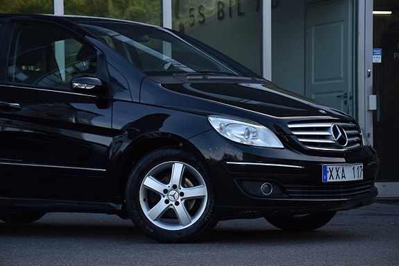 Mercedes-Benz B170 3 of 17