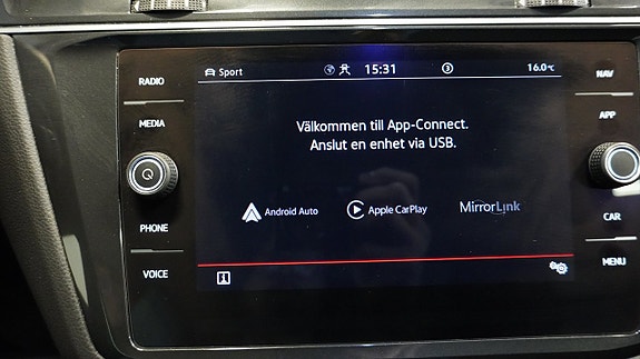 Volkswagen Tiguan 18 of 24