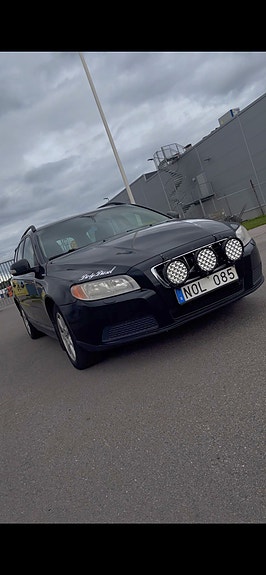 Volvo V70 4 of 6