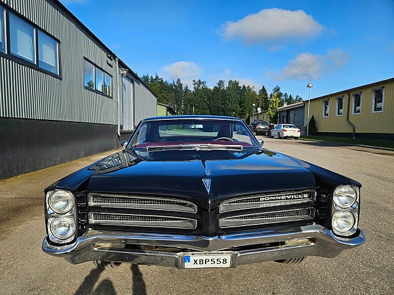 Pontiac Bonneville 2 of 14
