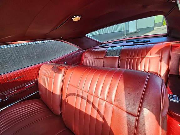 Pontiac Bonneville 12 of 14