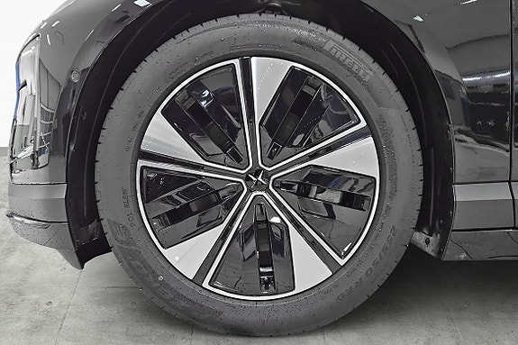 Polestar 4 6 of 21