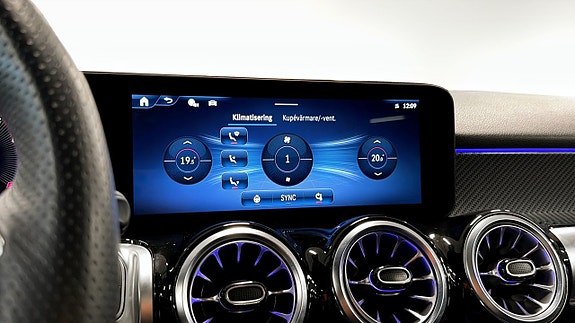 Mercedes-Benz GLB200 18 of 18
