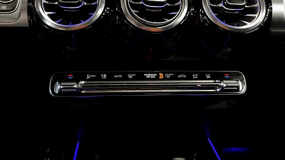 Mercedes-Benz GLB200 14 of 18