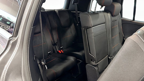 Mercedes-Benz GLB200 16 of 18