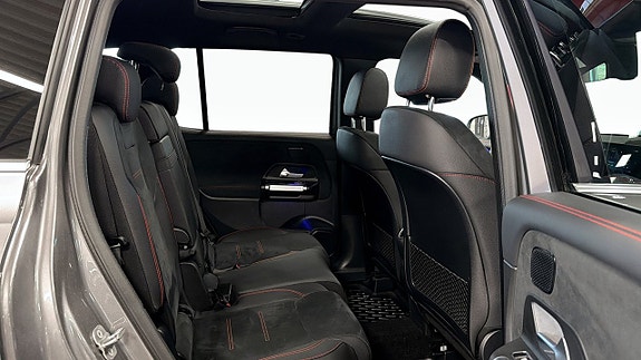 Mercedes-Benz GLB200 5 of 18