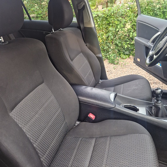 Toyota Avensis 6 of 6