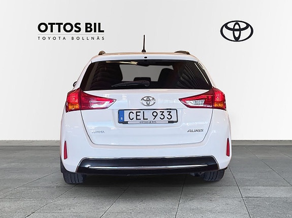Toyota Auris 4 of 10