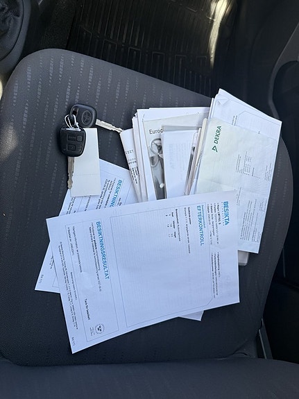 Toyota Yaris 9 of 9
