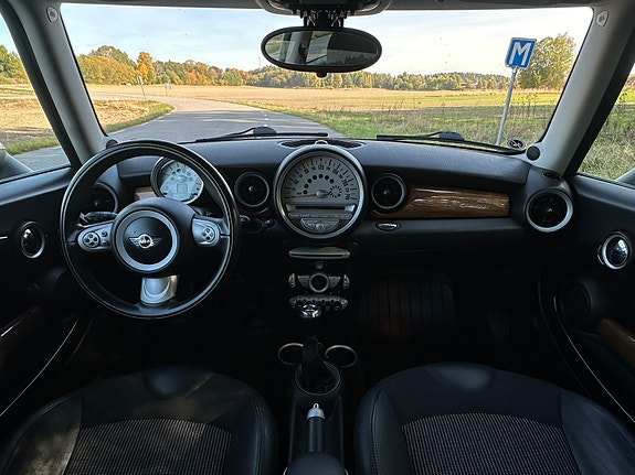 MINI Cooper 8 of 8