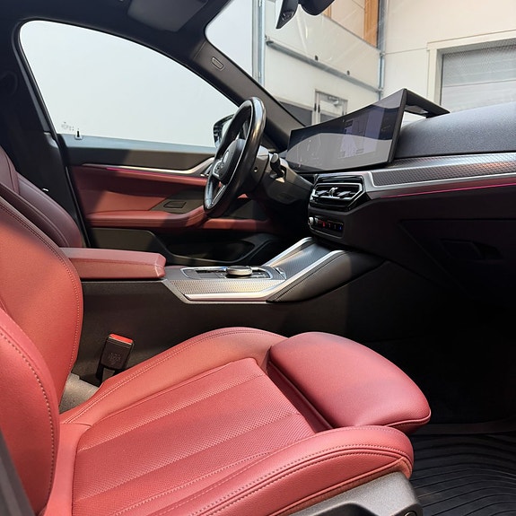 BMW i4 11 of 13