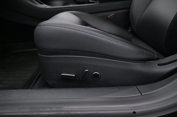 Tesla Model 3 9 of 27