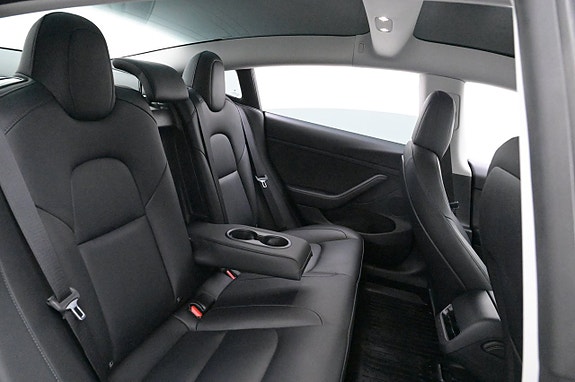 Tesla Model 3 21 of 27