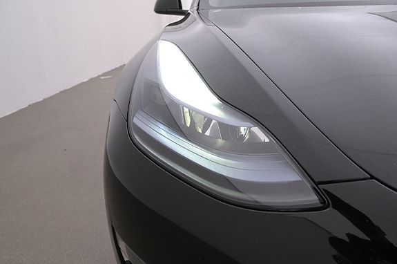 Tesla Model 3 26 of 27