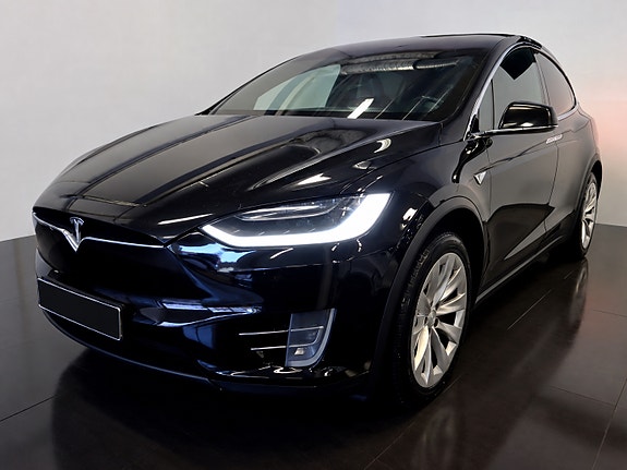 Tesla Model X 3 of 11