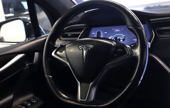 Tesla Model X 6 of 11
