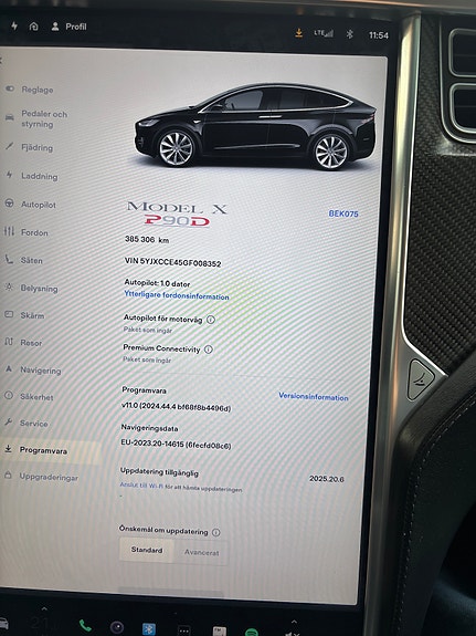 Tesla Model X 10 of 11