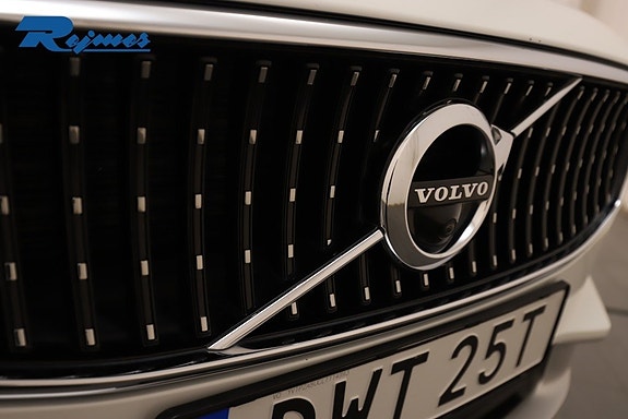Volvo V90 Cross Country 22 of 25