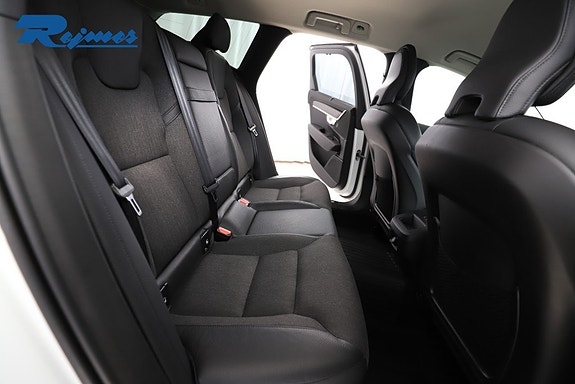 Volvo V90 Cross Country 10 of 25