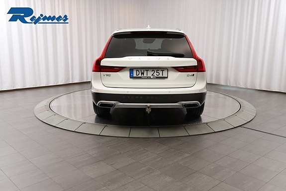 Volvo V90 Cross Country 15 of 25