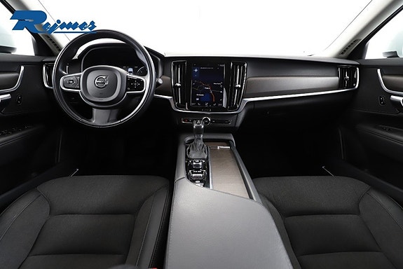 Volvo V90 Cross Country 2 of 25