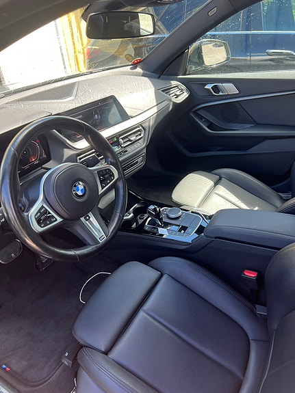 BMW 218i 7 of 8