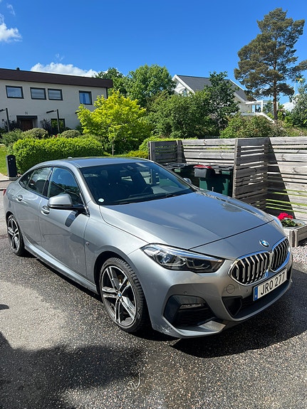 BMW 218i 4 of 8
