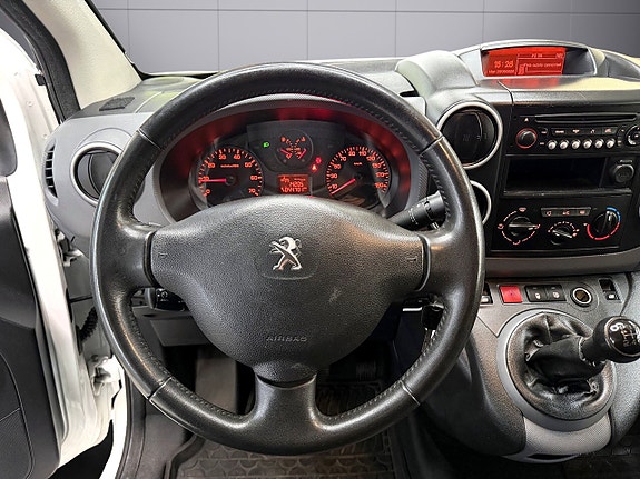 Peugeot Partner 8 of 12