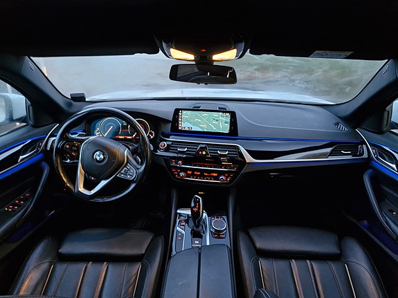 BMW 520d 12 of 16