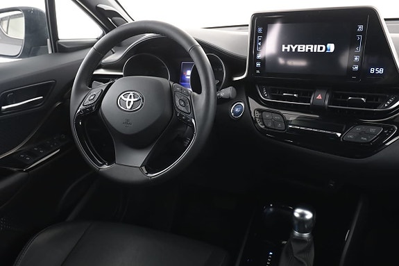 Toyota C-HR 14 of 30