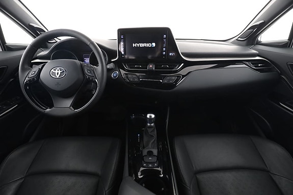 Toyota C-HR 13 of 30