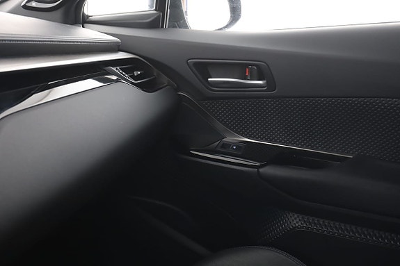 Toyota C-HR 29 of 30