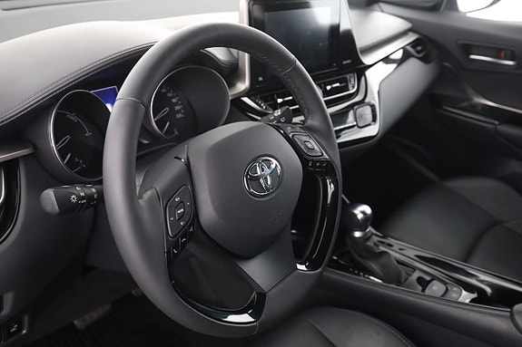 Toyota C-HR 12 of 30