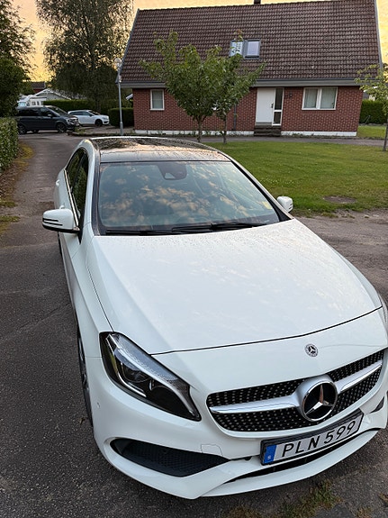 Mercedes-Benz A200 d 2 of 2