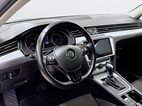 Volkswagen Passat 8 of 20