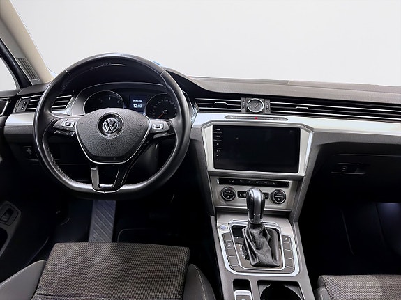 Volkswagen Passat 10 of 20