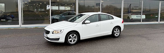 Volvo S60 2 of 7