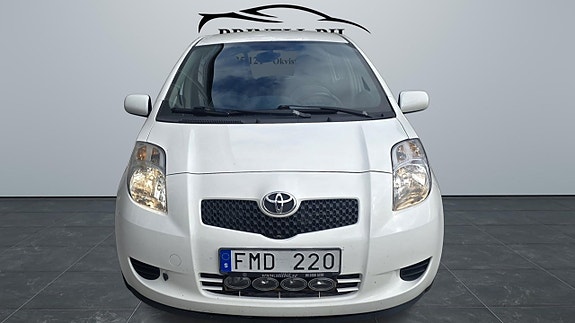 Toyota Yaris 6 of 11