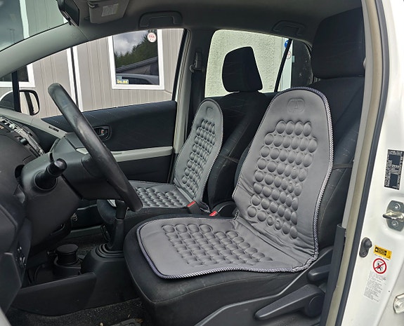 Toyota Yaris 9 of 11