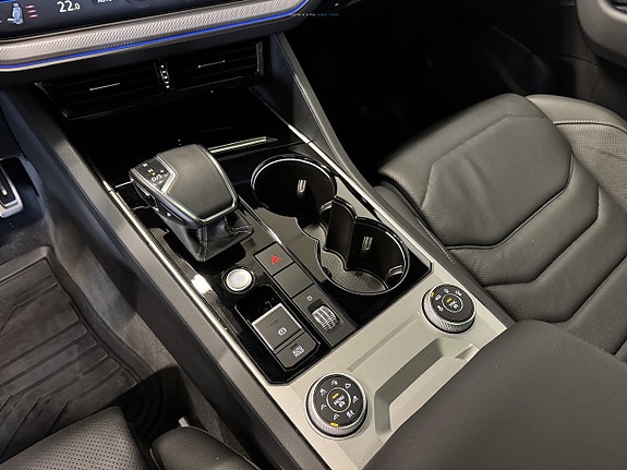Volkswagen Touareg 9 of 26