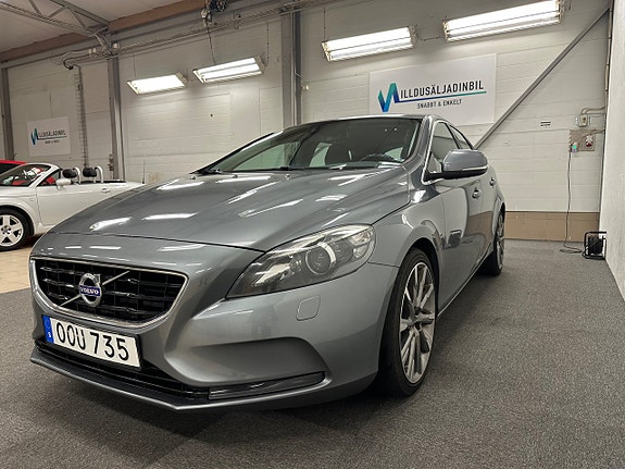 Volvo V40 4 of 11