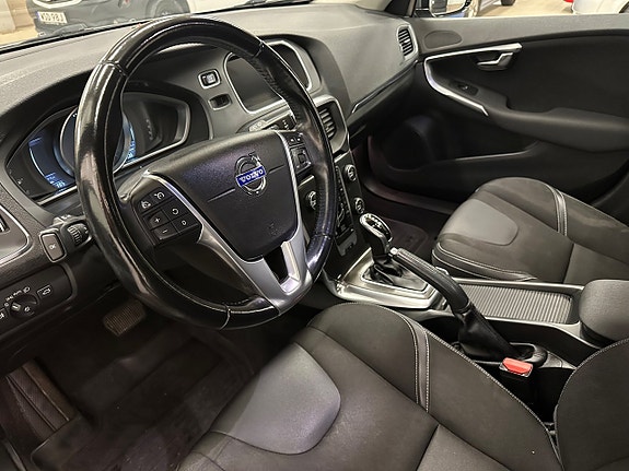 Volvo V40 8 of 11