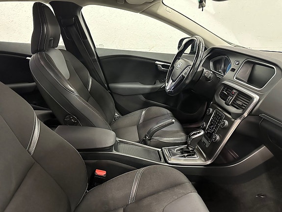 Volvo V40 9 of 11