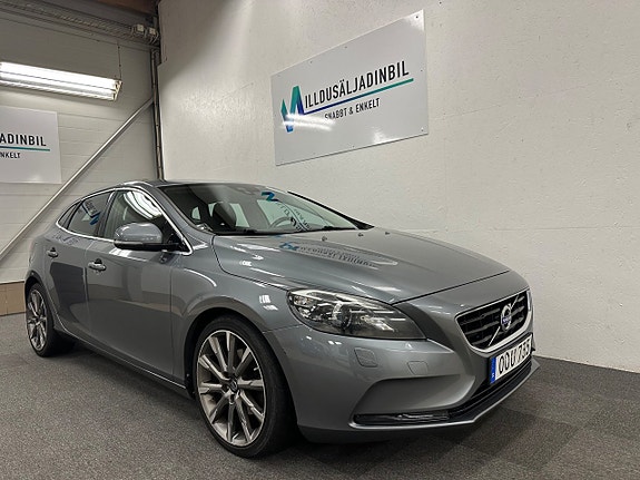 Volvo V40 3 of 11