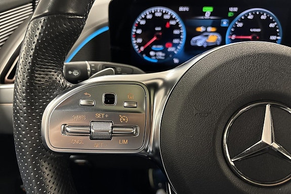 Mercedes-Benz EQC400 19 of 22