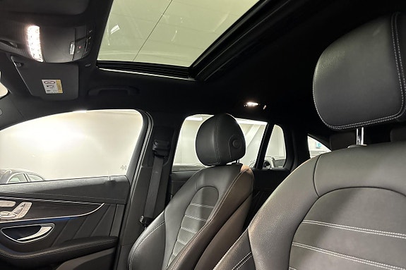 Mercedes-Benz EQC400 18 of 22