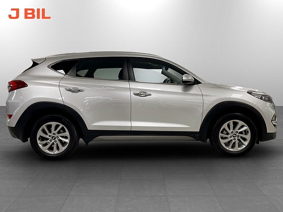Hyundai Tucson 15 of 18